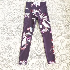 Athleta Yogo Pants Leggings Size XXS Purple Floral